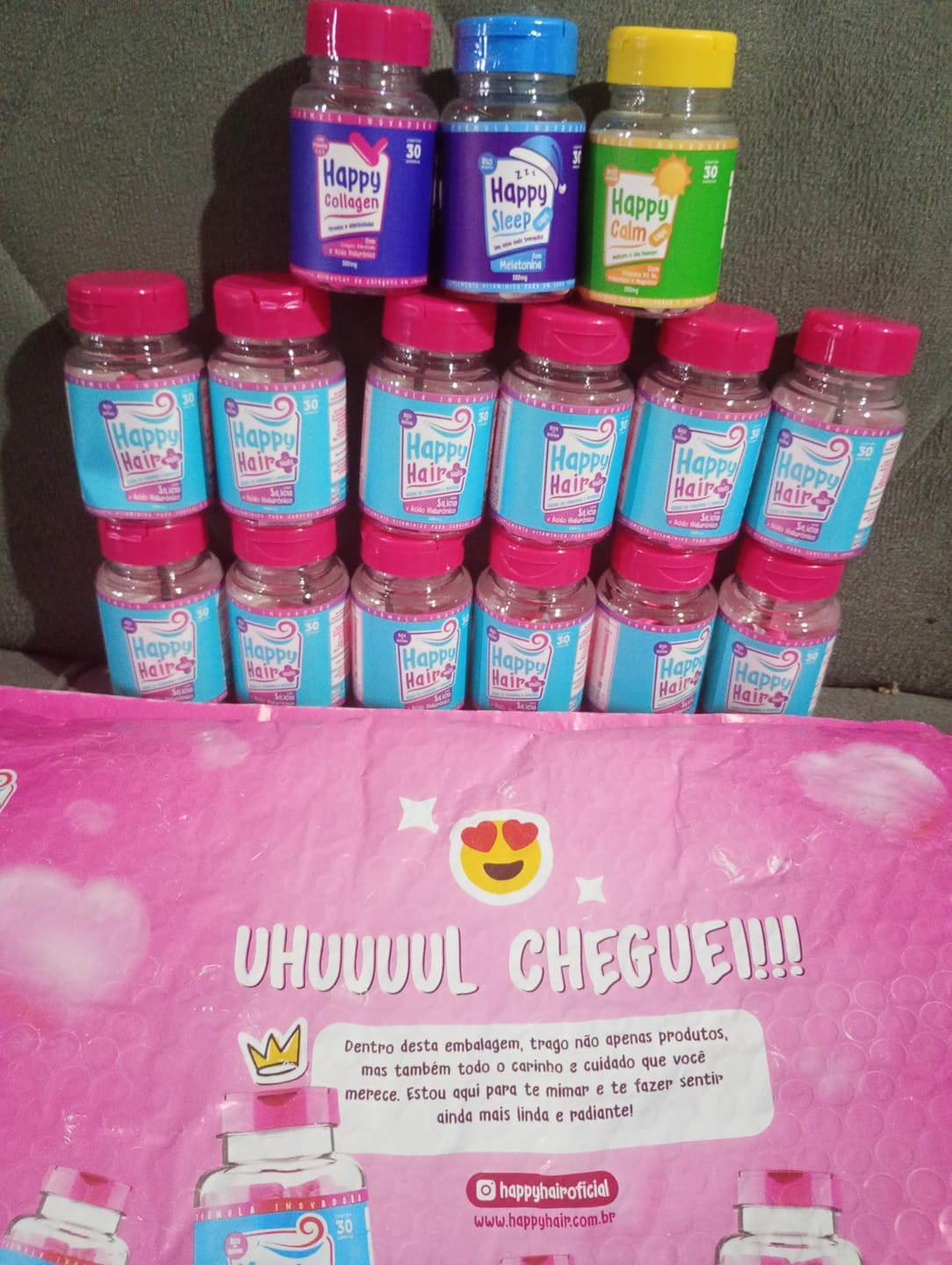 Customer photo review of Happy Hair 6 Potes + 6 Potes Grátis + 1 Melatonina + 1 Colágeno + 1 Happy Calm (Total 15 Potes)