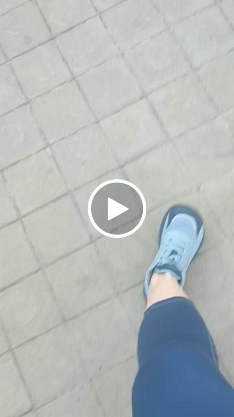 Customer video review of Vale - Zapatos De Punta Ancha