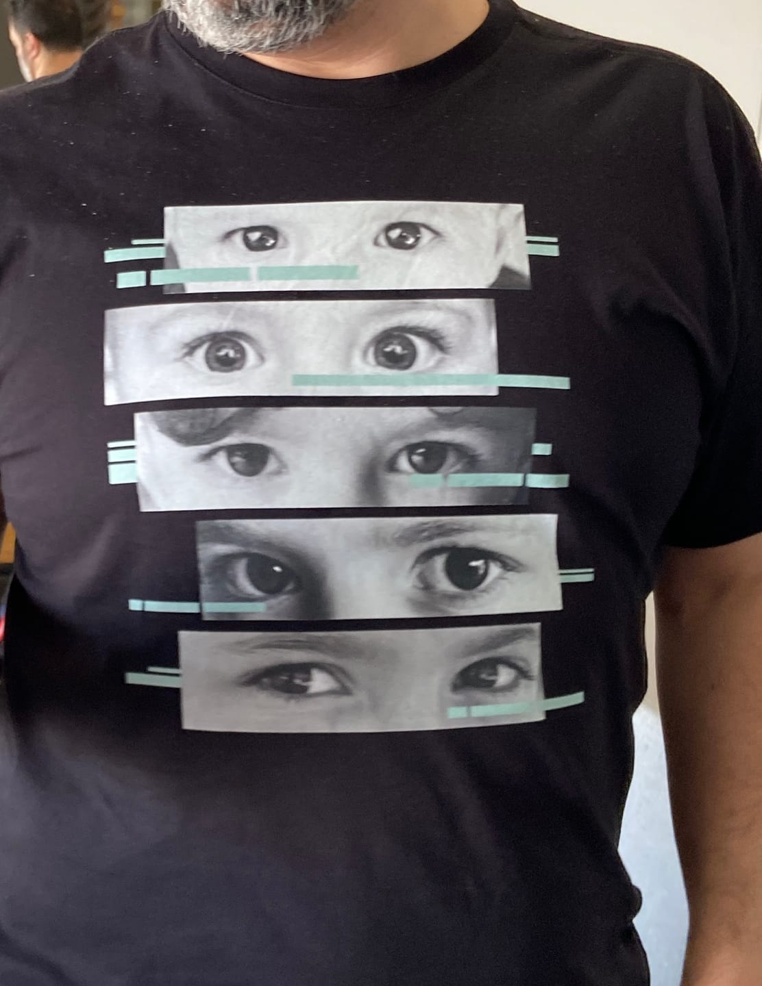 Customer photo review of Camiseta Personalizada DIA DOS PAIS - OLHARES DOS FILHOS (Até 6) - Algodão 100%