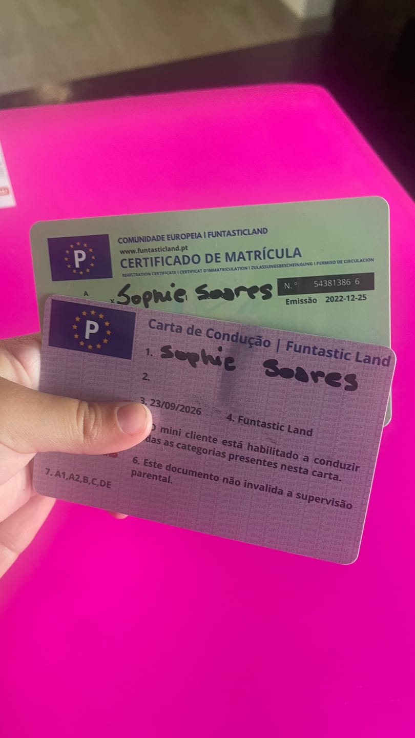 Customer photo review of Carta de Condução & Certificado de Matricula