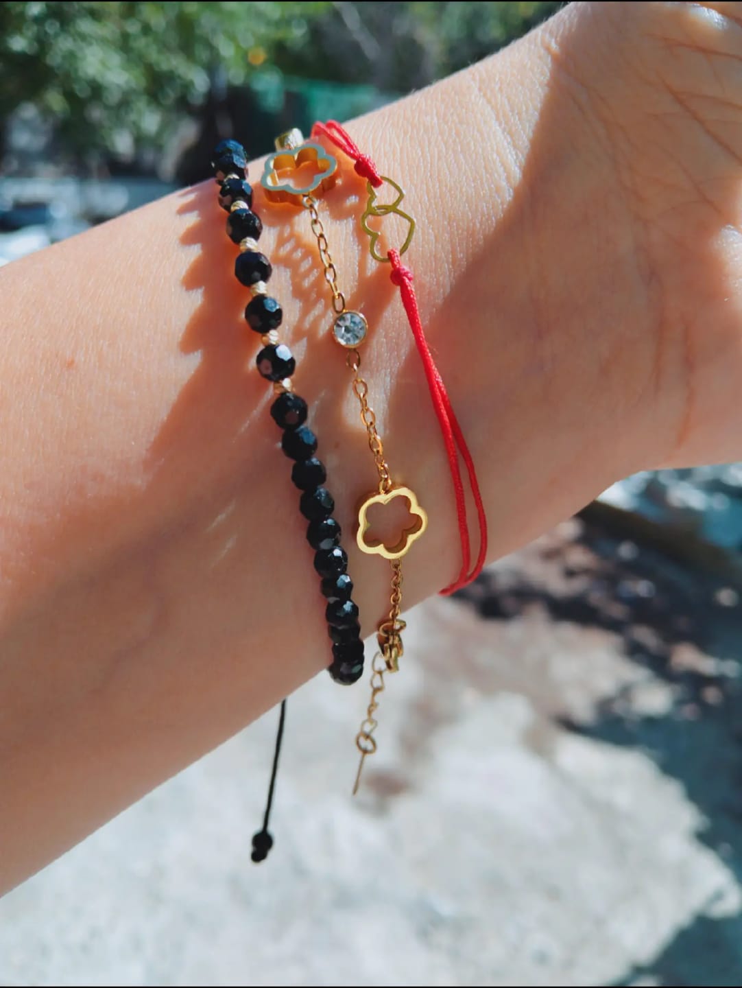 Customer photo review of Bratara cu flori - Gold