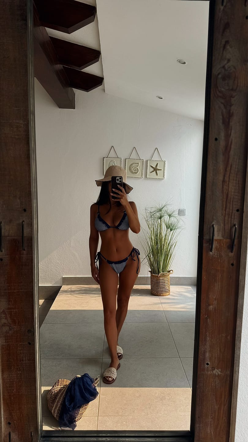 Customer photo review of Seamolly Vintage Gingham Frilled Ruffles Bowknot Decor Triangle Tie Side Bikini Set