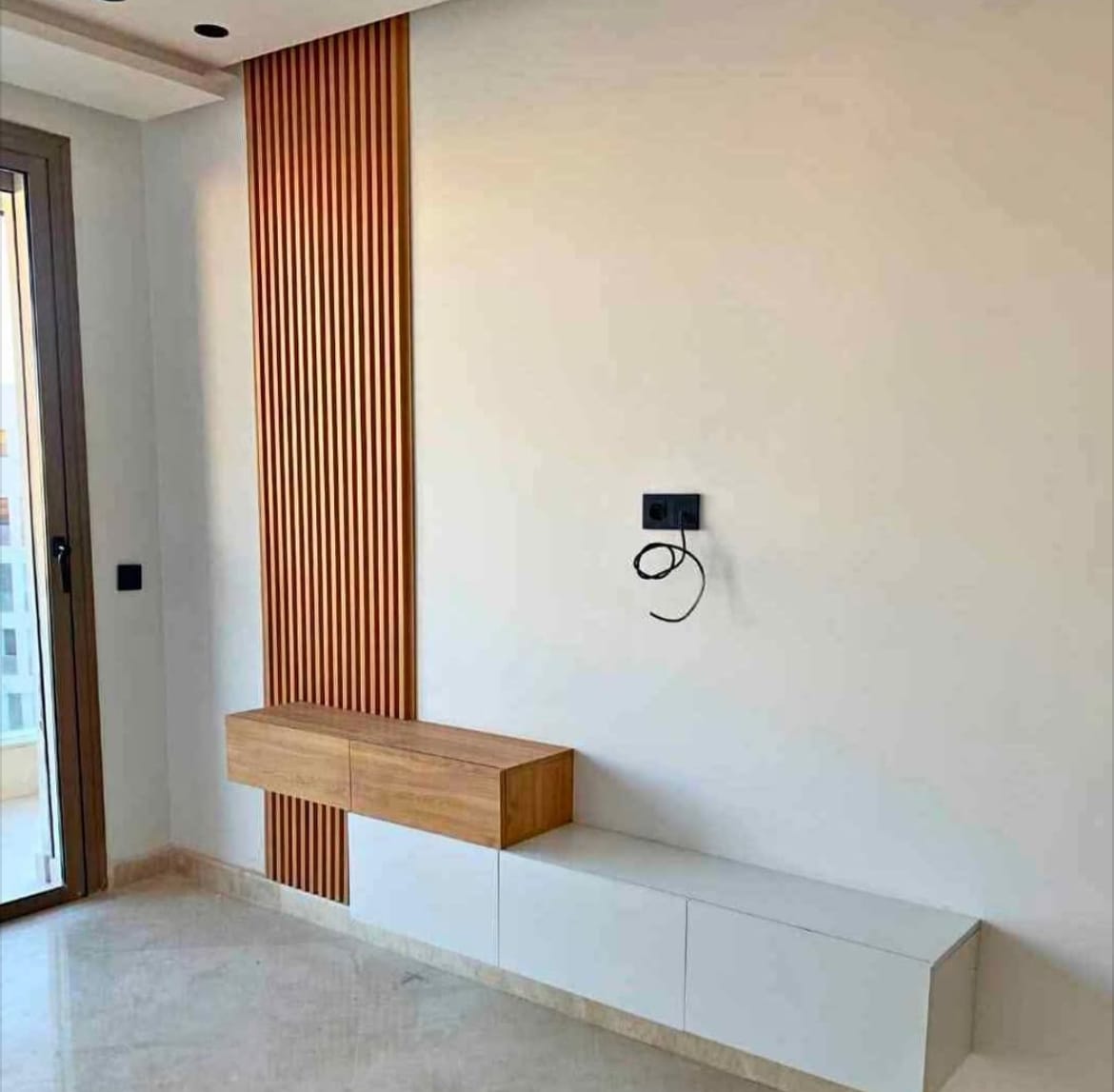 Customer photo review of Meuble Tv Namir Avec Revetement mural en Bois