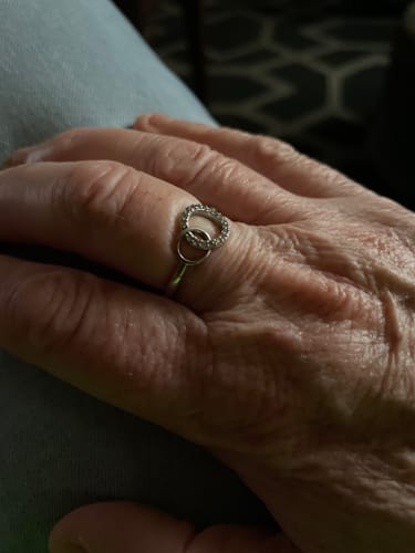 Customer photo review of To My Sister - Forever Linked Ring