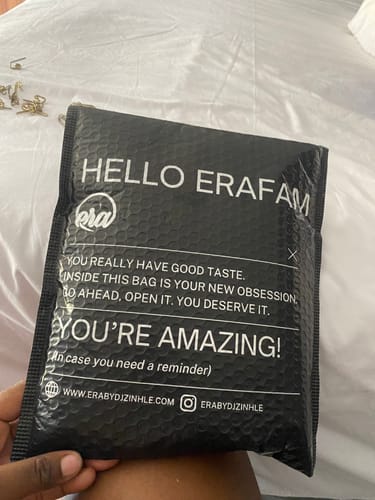 Customer photo review of Pink Lily Shoulder Bag