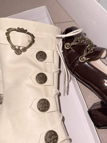 Customer photo review of Bow pointed boots