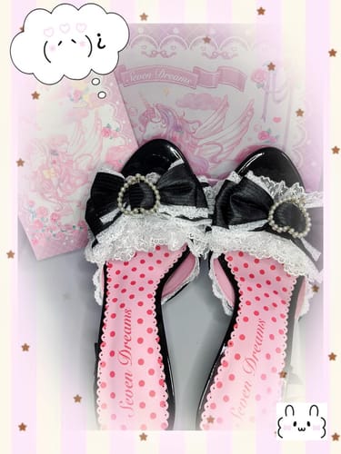 Customer photo review of Landmine-style heart-heeled sandals