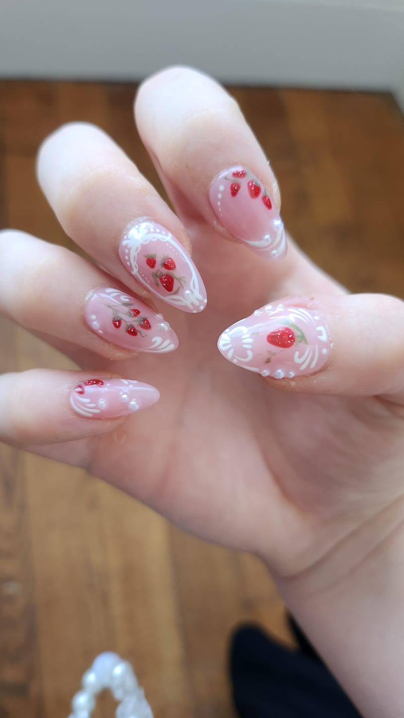 Customer photo review of Strawberry Mirror [0158]