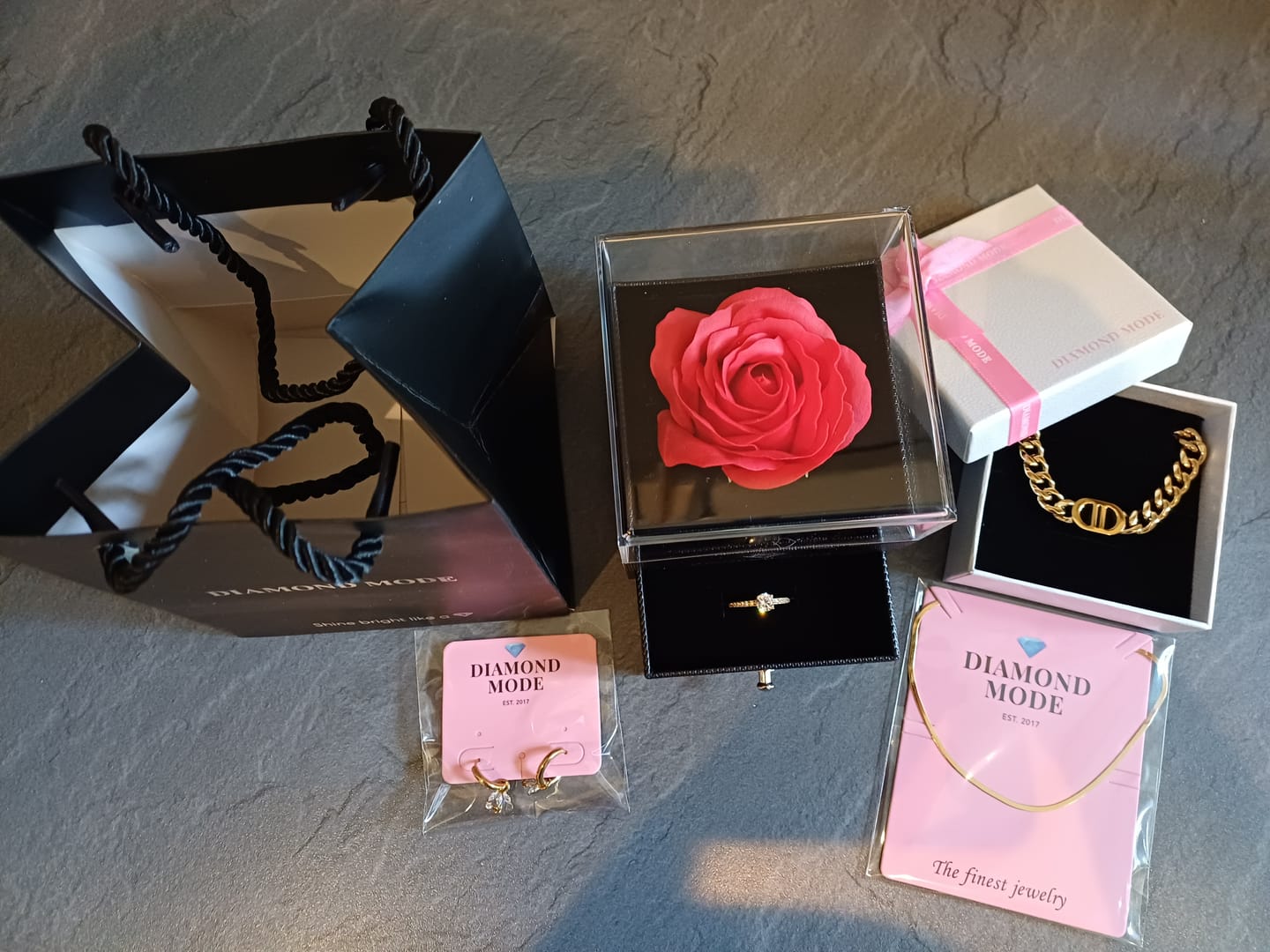 Customer photo review of Snake Skin Kette | 18K vergoldet