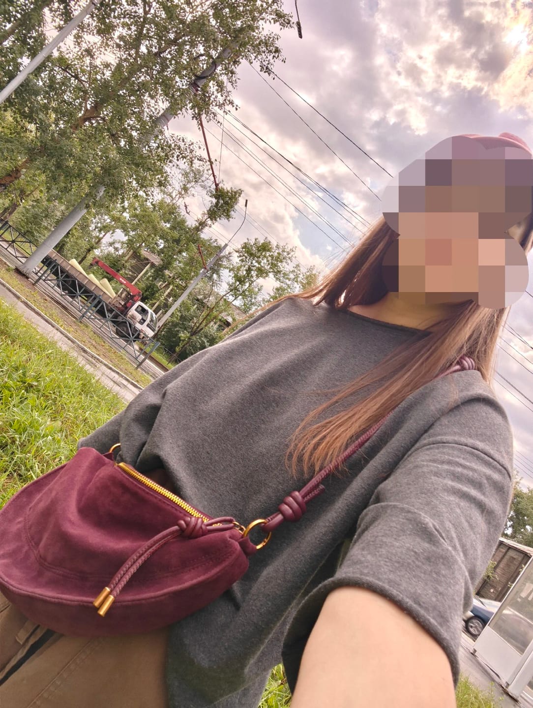 Customer photo review of Mary - Stylish Vegan Suede Shoulder Bag for Women, Trendy Crossbody Dumpling Design