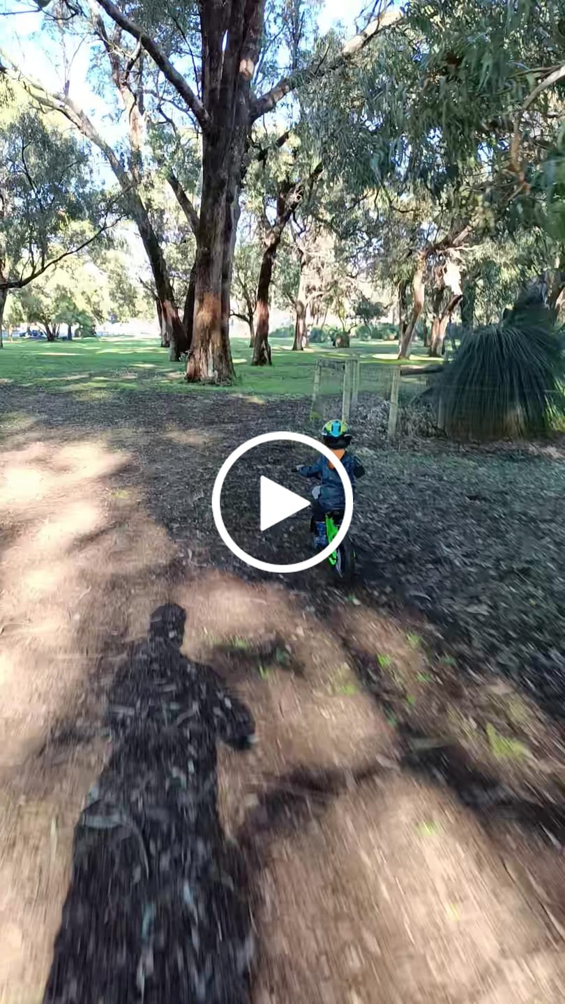 Customer video review of Takani Electric Balance Bike 12'' - TK1224-RS Sparkle Green