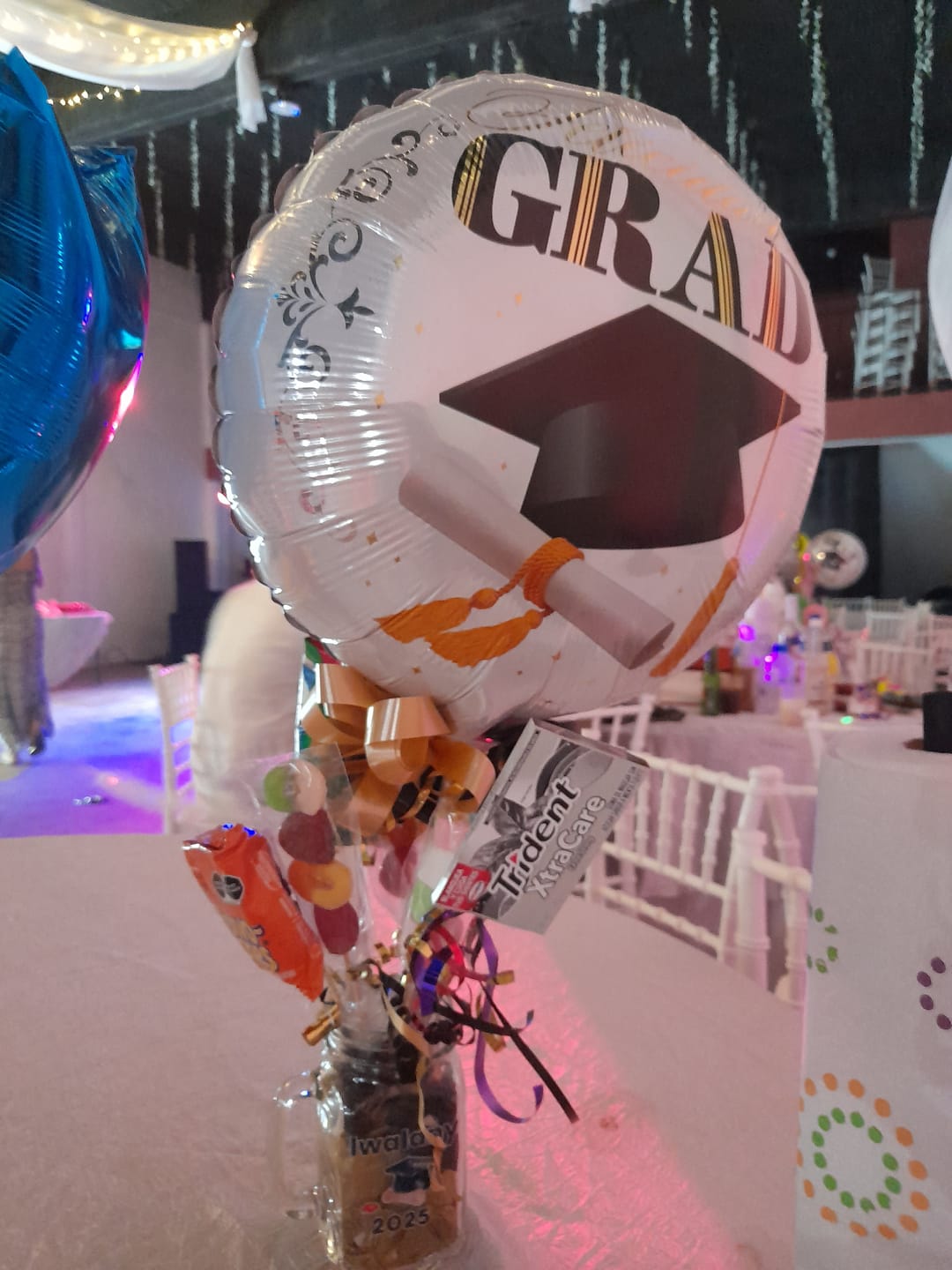 Customer photo review of GLOBO METÁLICO 18" GRADUACIÓN FELICIDADES GRAD