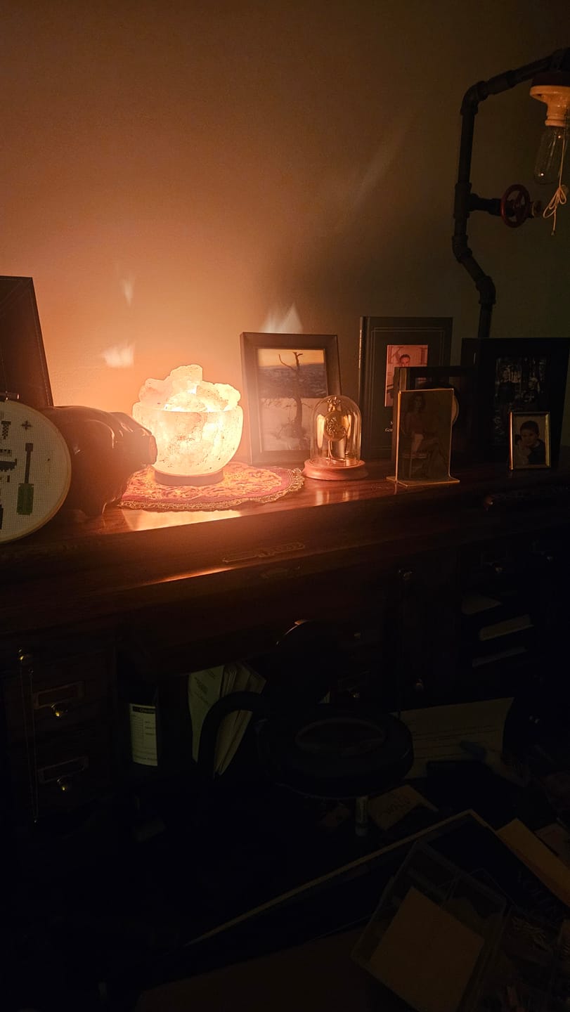 Customer photo review of Fire Bowl Himalayan Salt Lamp