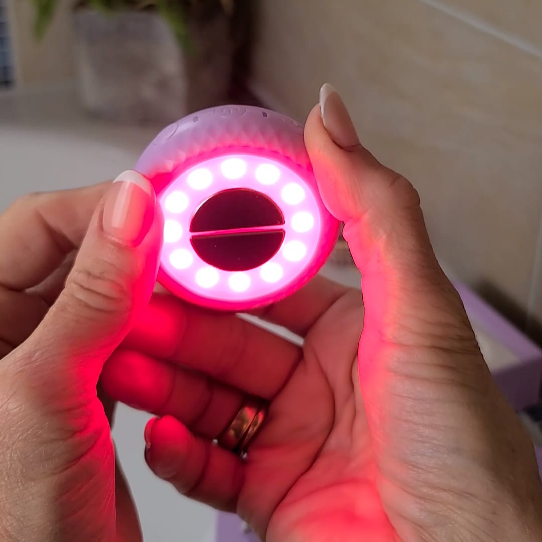 Customer photo review of Koanna® Deepr™ ØØ5 – Red Light Face Contouring Device