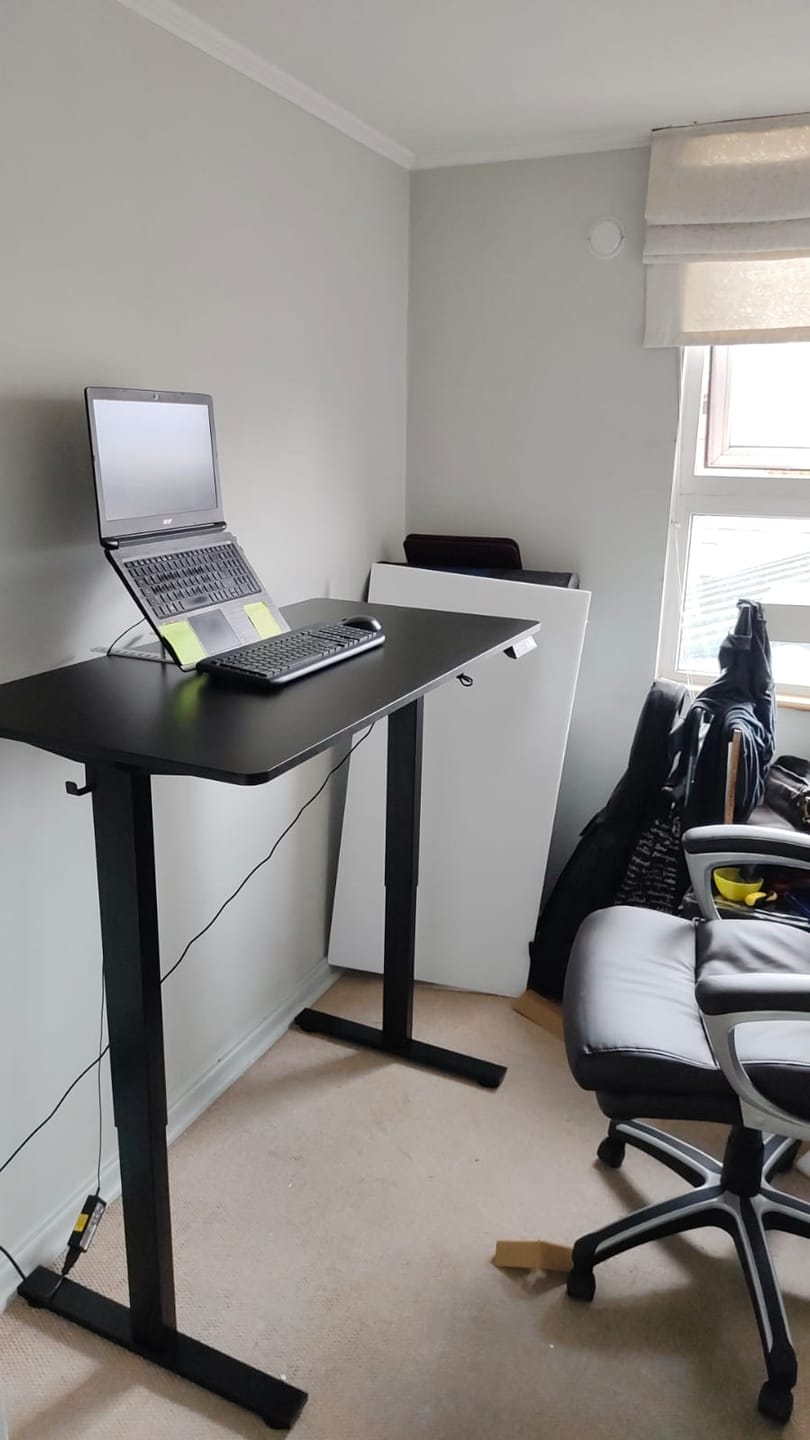 Customer photo review of Pack Bienestar: Standing Desk + Silla Ergonómica + Caminadora