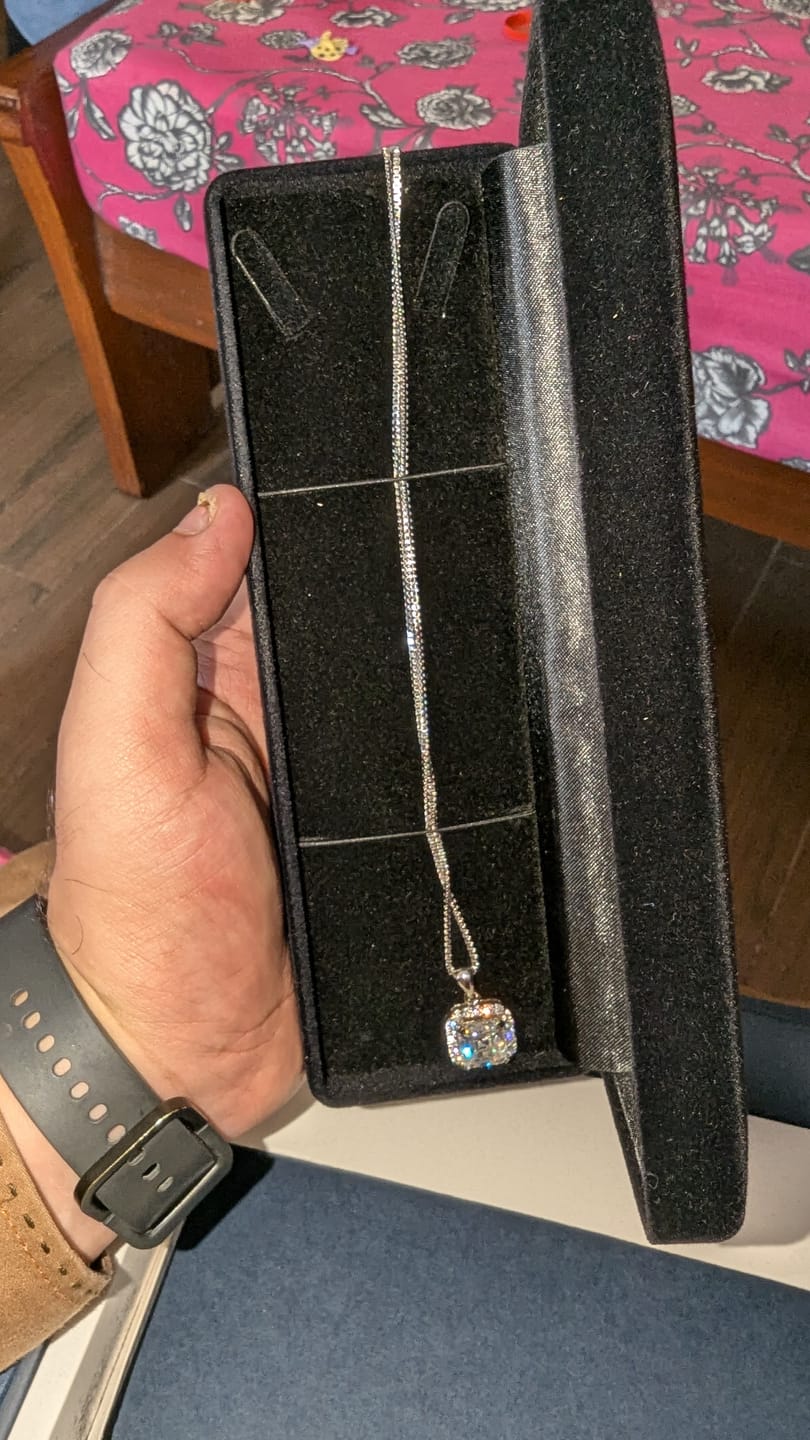 Customer photo review of NOVA ASSCHER NECKLACE