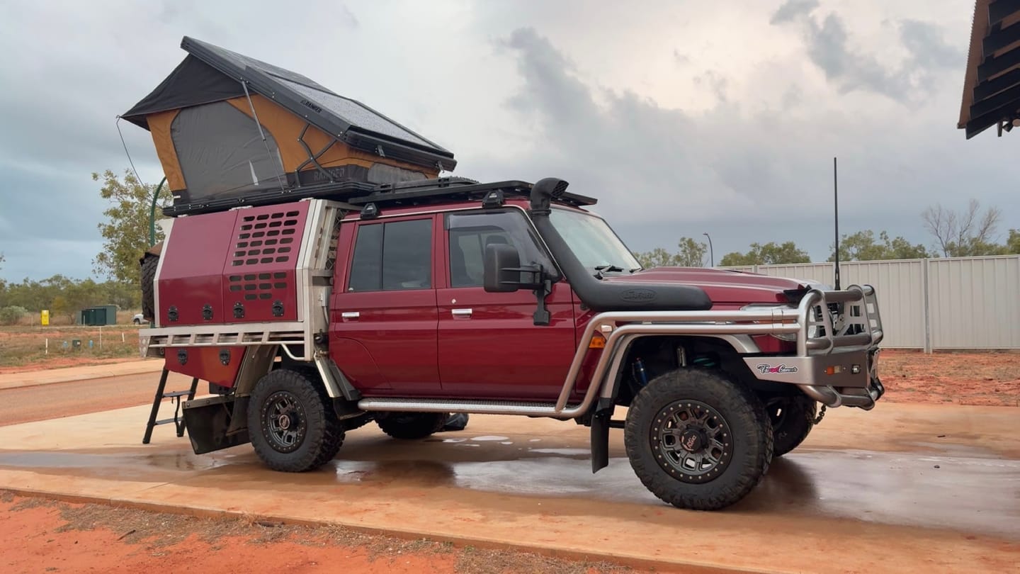 Customer photo review of Rainger Revo-X 1.4 Hardshell Roof Top Tent