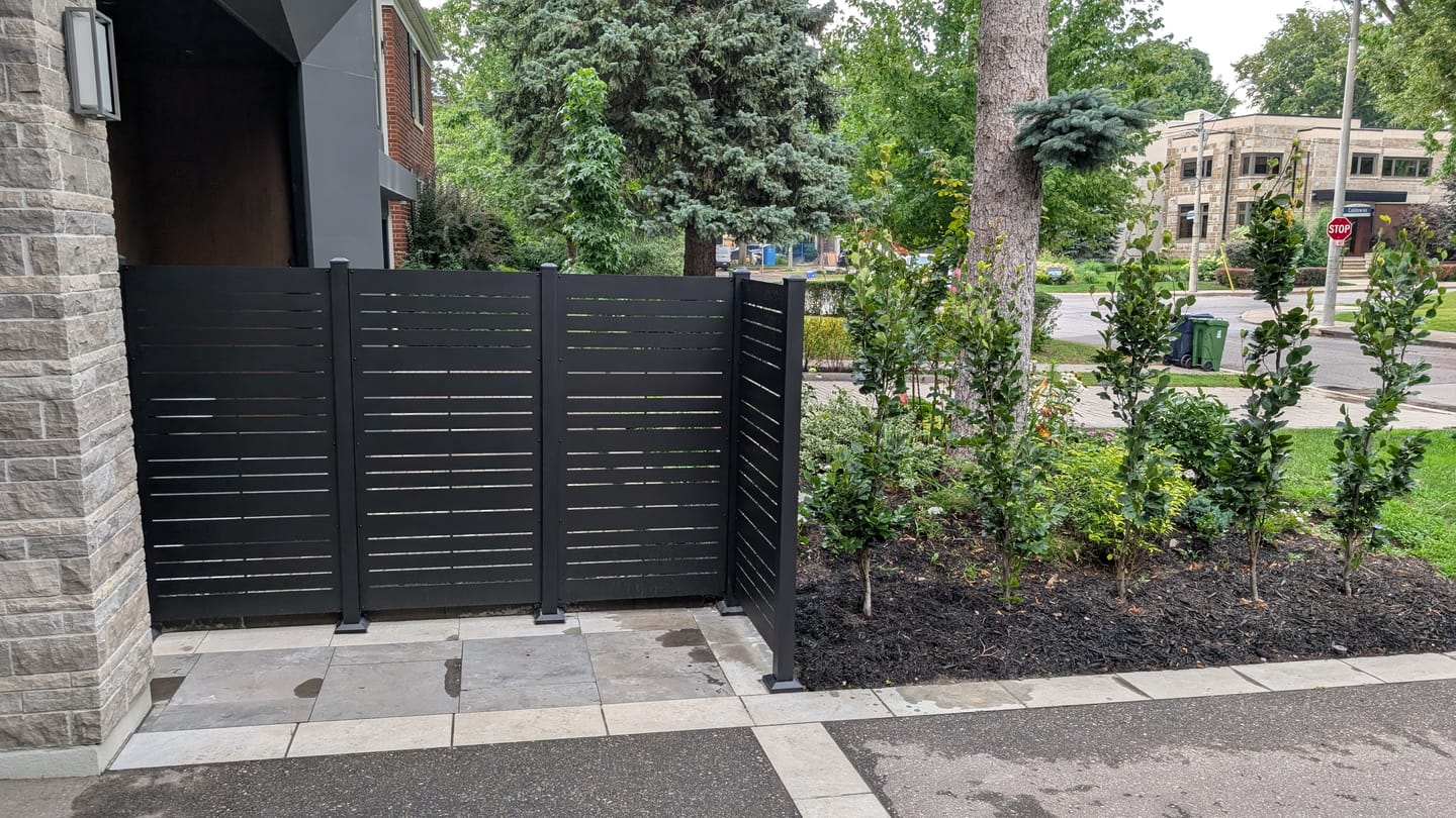 Customer photo review of Privacy Screen (Horizon)