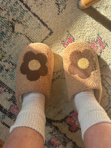 Customer photo review of Bloom Flower Slides Slippers