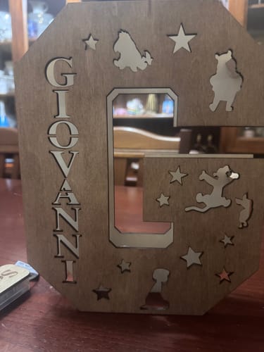 Customer photo review of Lampada in legno personalizzata a forma di lettera con favole