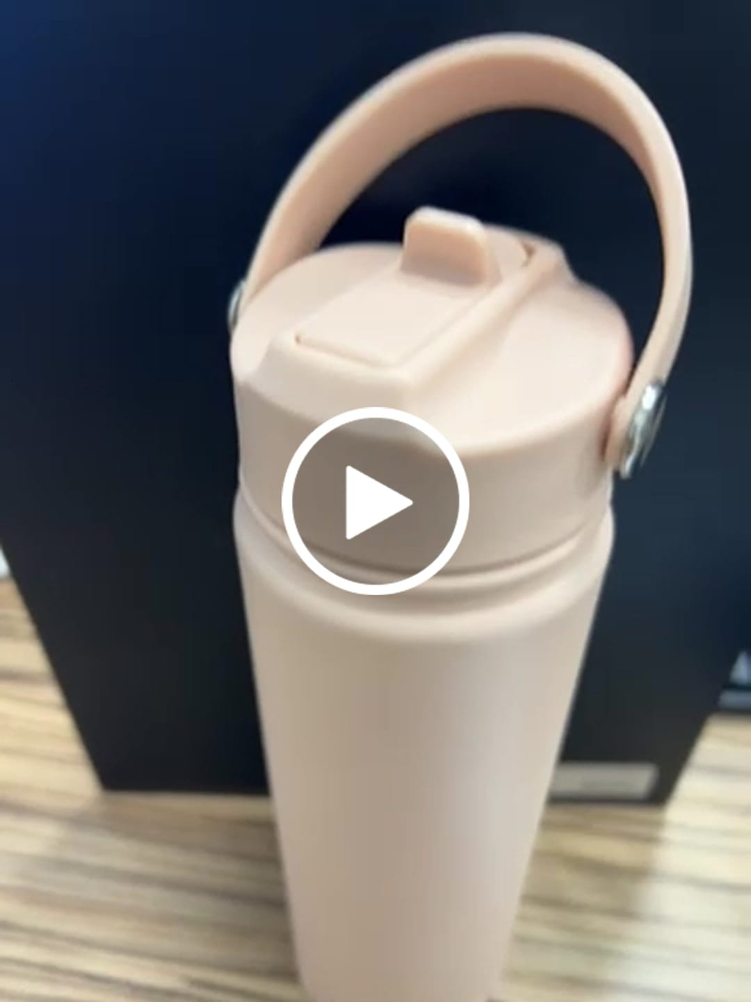 Customer video review of DOZZE Voyager Water Bottle