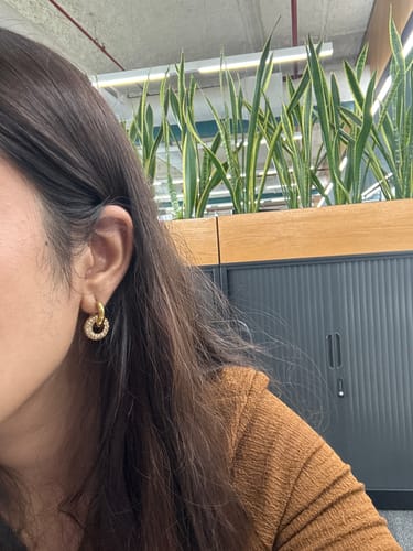 Customer photo review of 2 IN 1 PARTY HOOPS - 18K WHITE/GOLD-PLATED