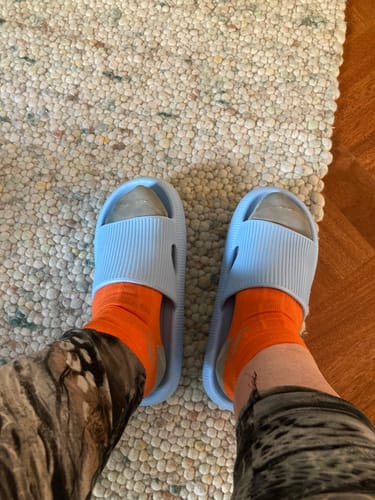 Customer photo review of HappyFlops