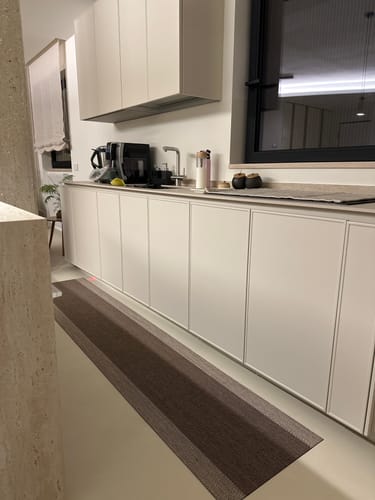 Customer photo review of Tappeto Passatoia cucina a metraggio in vinile PVC Cucina Infinity Antiscivolo Lavabile Antimacchia Multiuso disegno Riga