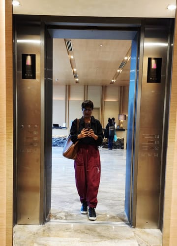 Customer photo review of Everyday Pace Pants