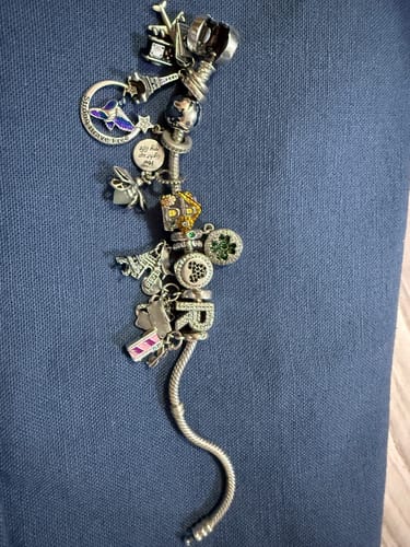 Customer photo review of Charm Luciernaga Evangeline "Iluminas Mi Vida" Fluorescente