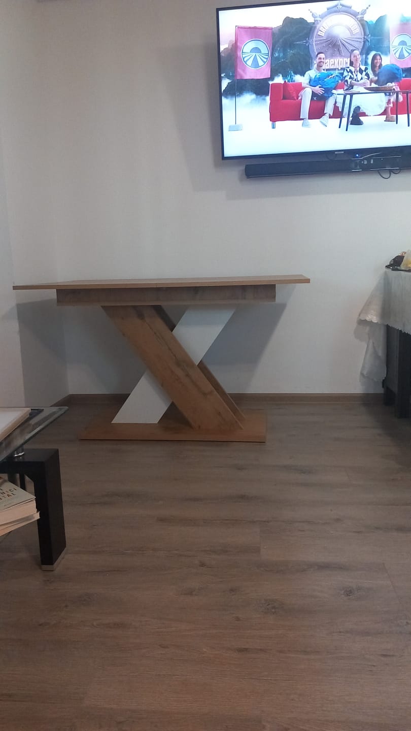 Customer photo review of Masa extensibila XARELTO, stejar/alb, PAL/furnir, 130/175x85x76 cm