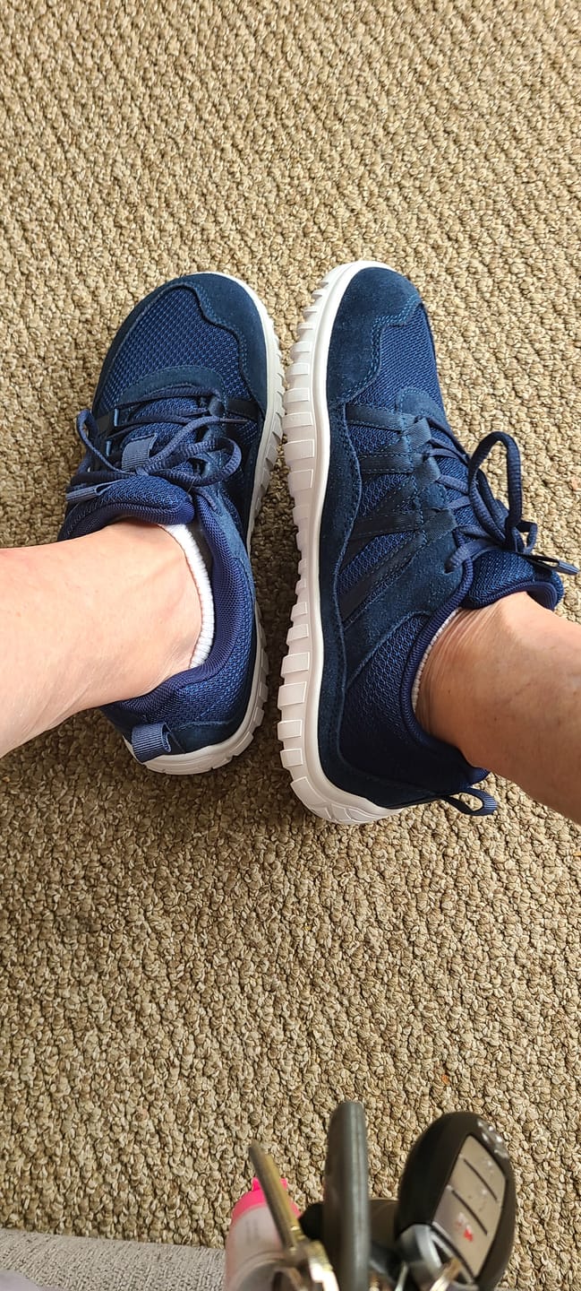 Customer photo review of Crag - Wide Toe Sneakers