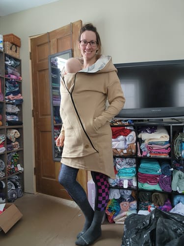 Customer photo review of Babywearing Hoodie Jurassic Park Ice Desert by LennyLamb