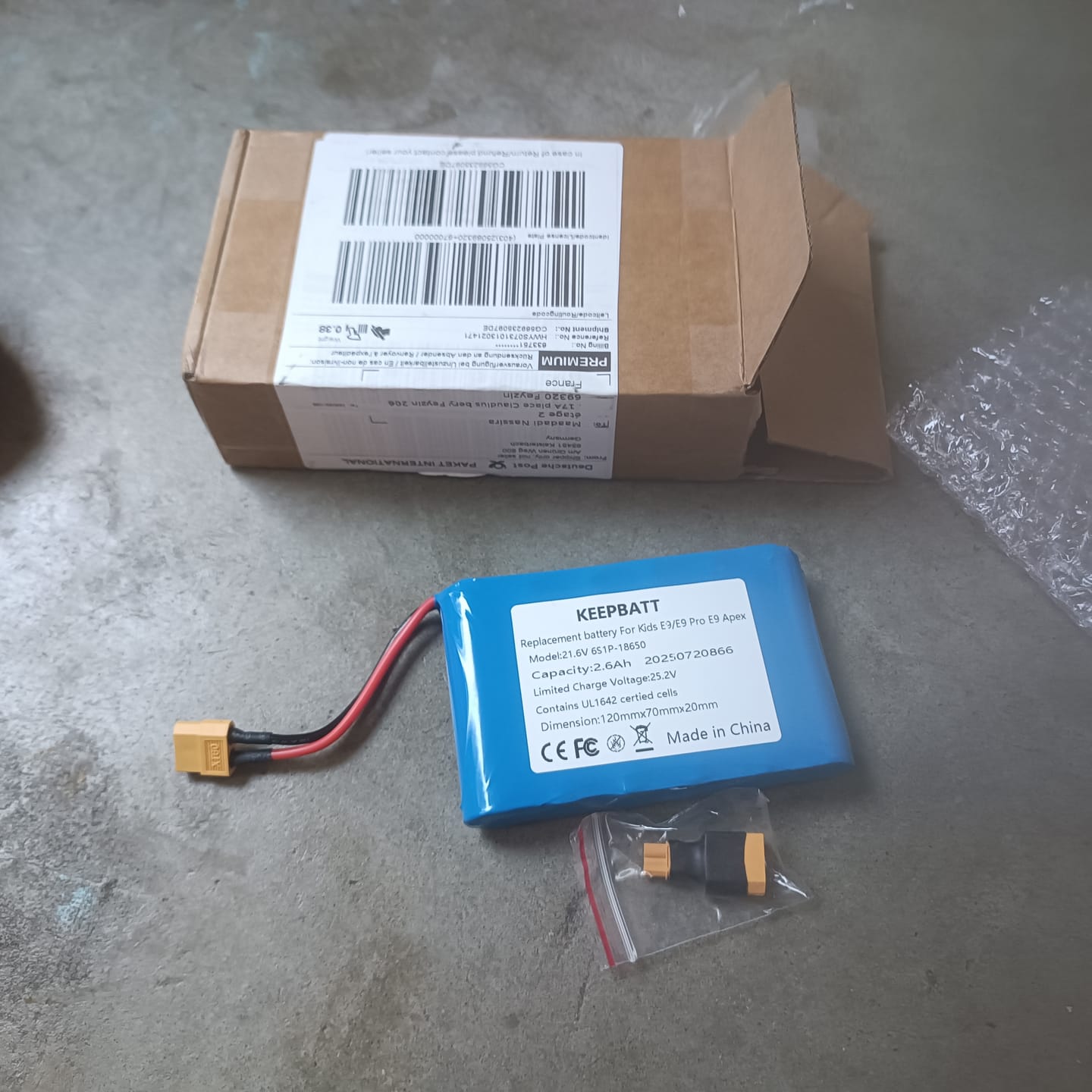 Customer photo review of 21.6V 2.5Ah Replacement Battery for Kids E Scooter E9 E9 Pro E9 Apex