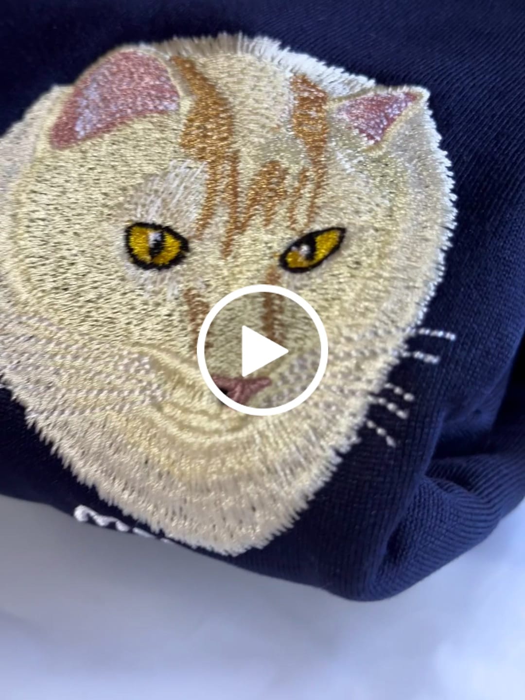 Customer video review of 🐾 Bordado hiper-realista 🧵