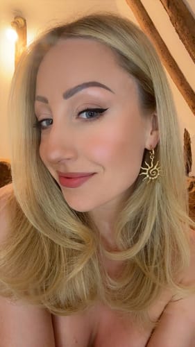 Customer photo review of DEFYNE'D BROW PENCIL