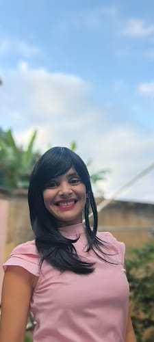 Customer photo review of Peruca Janaina Lisa Com Franja Preta 50cm