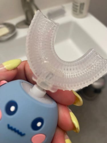 Customer photo review of KiddyBrush 360™ - מברשת השיניים החכמה לילדים שיניים נקיות ב-60 שניות בלי מלחמות