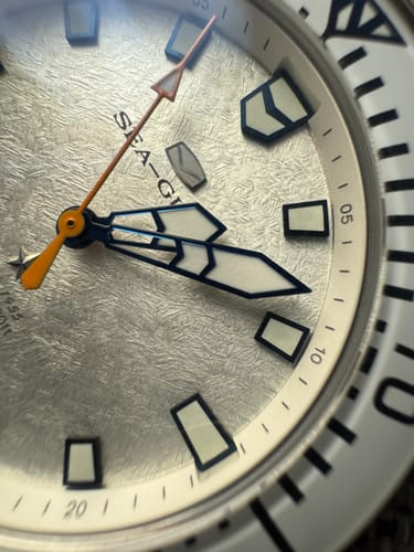 Customer photo review of Ocean Series Pro | Ice Wing Snow Region | 300M Waterproof | Luminous | Calendar | 43.5mm