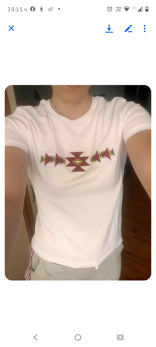 Customer photo review of Дамска тениска "Канатица"