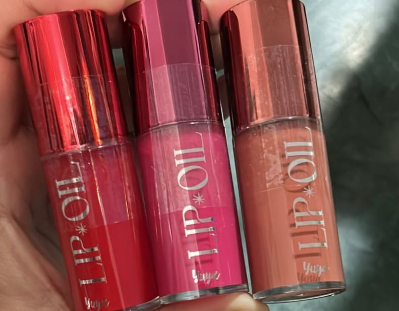 Customer photo review of Lip oil Bugambilia