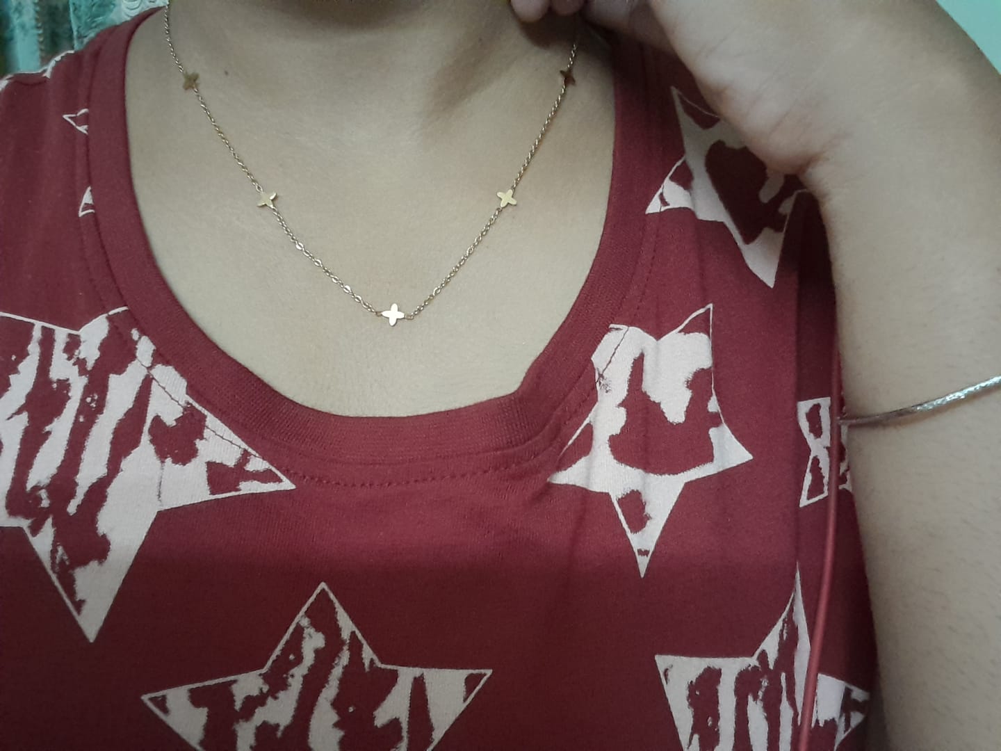 Customer photo review of Dainty clover flower necklace