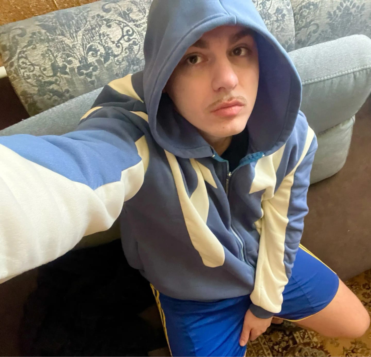 Customer photo review of THE WAVE HOODIE