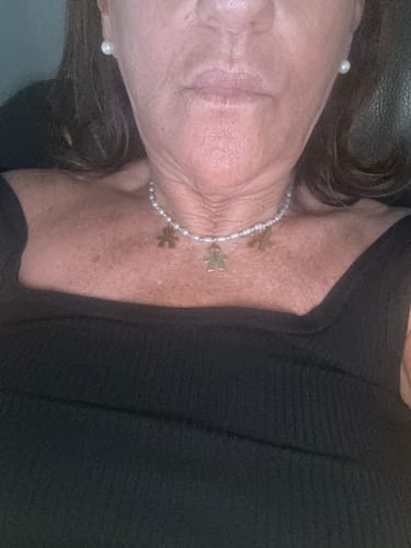 Customer photo review of Girocollo perline con bambini e incisione