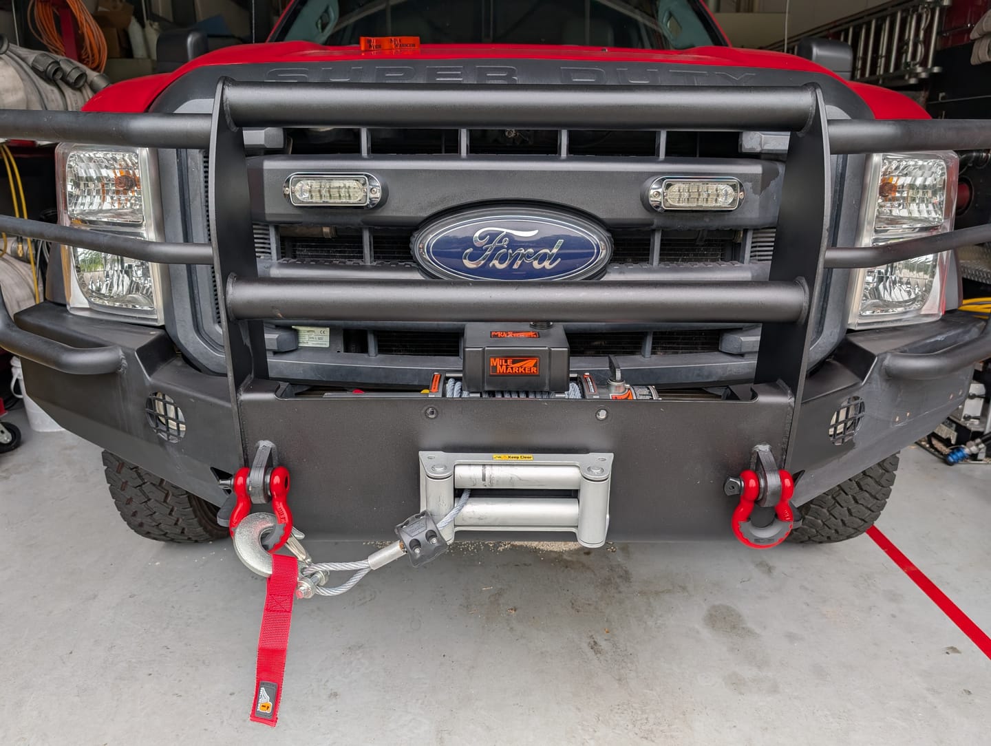 Customer photo review of Heavy Duty D Ring Shackles - Red with Isolators (2PK) | 58,000 lbs (29 US Ton) Max Strength
