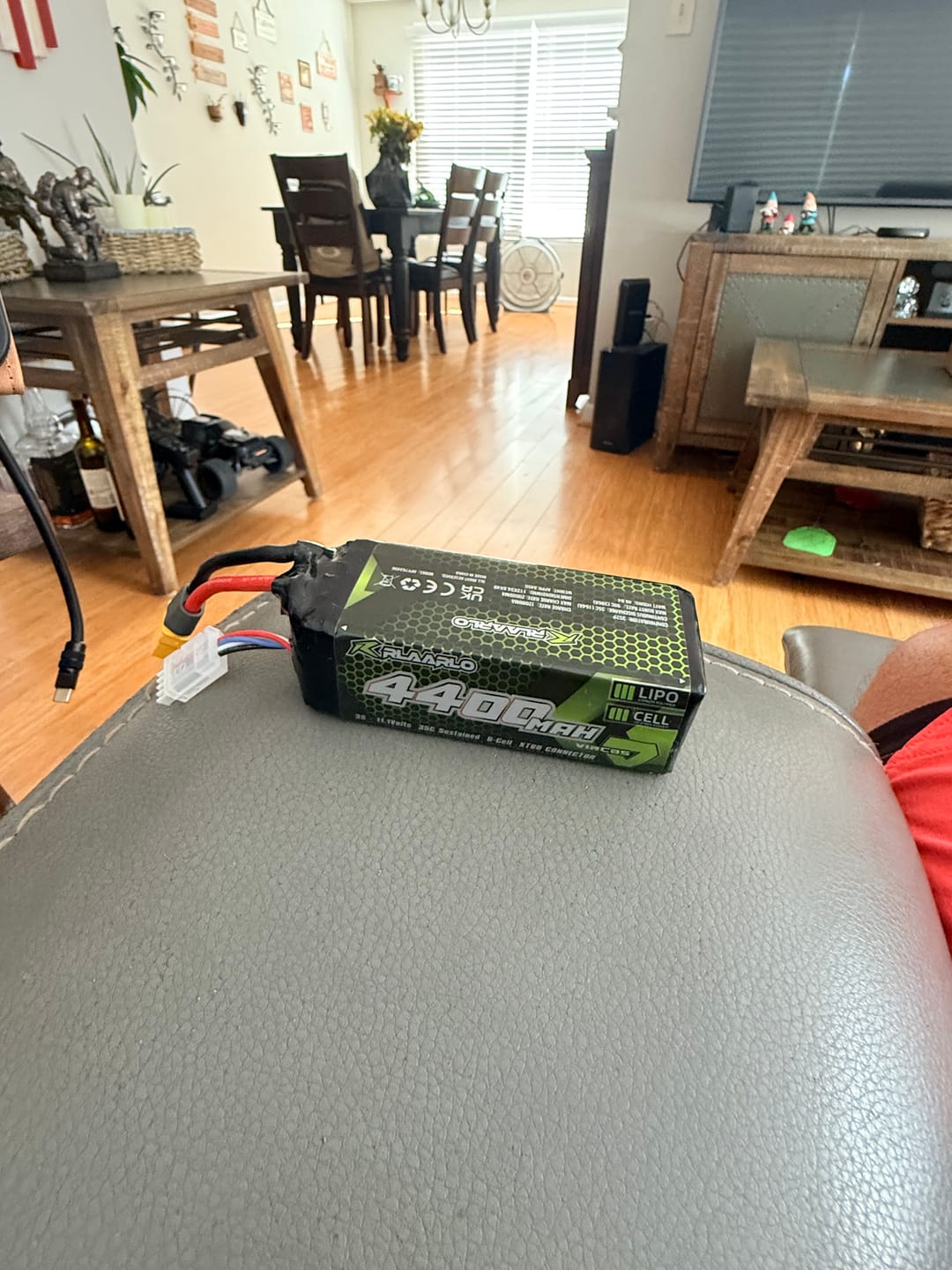 Customer photo review of 11.1V 4400mah 3S Lipo Battery XT60 Plug