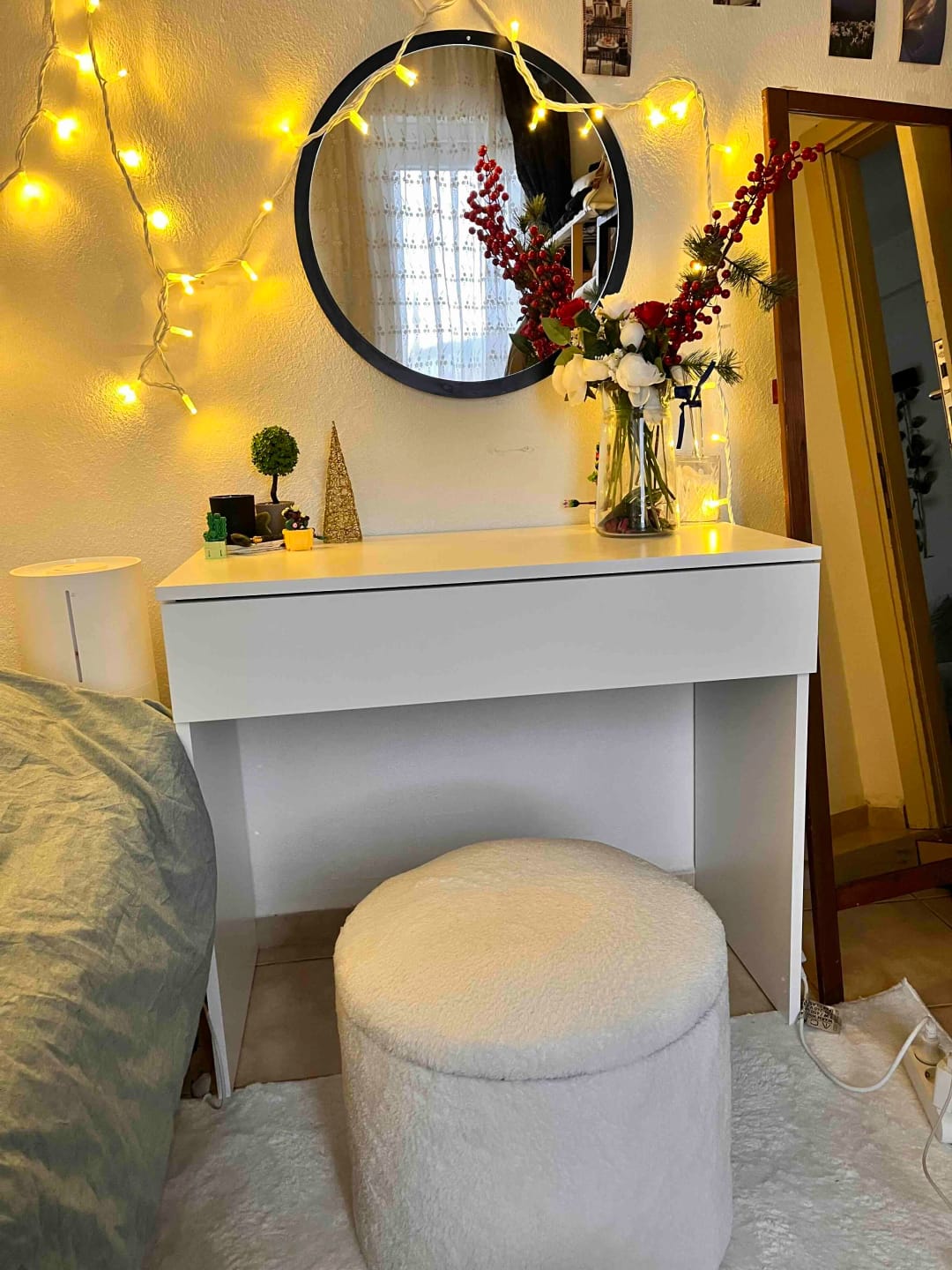 Customer photo review of Rani BJ104 Makyaj Tuvalet Masası Tek Çekmeceli Takı Düzenleyici Beyaz