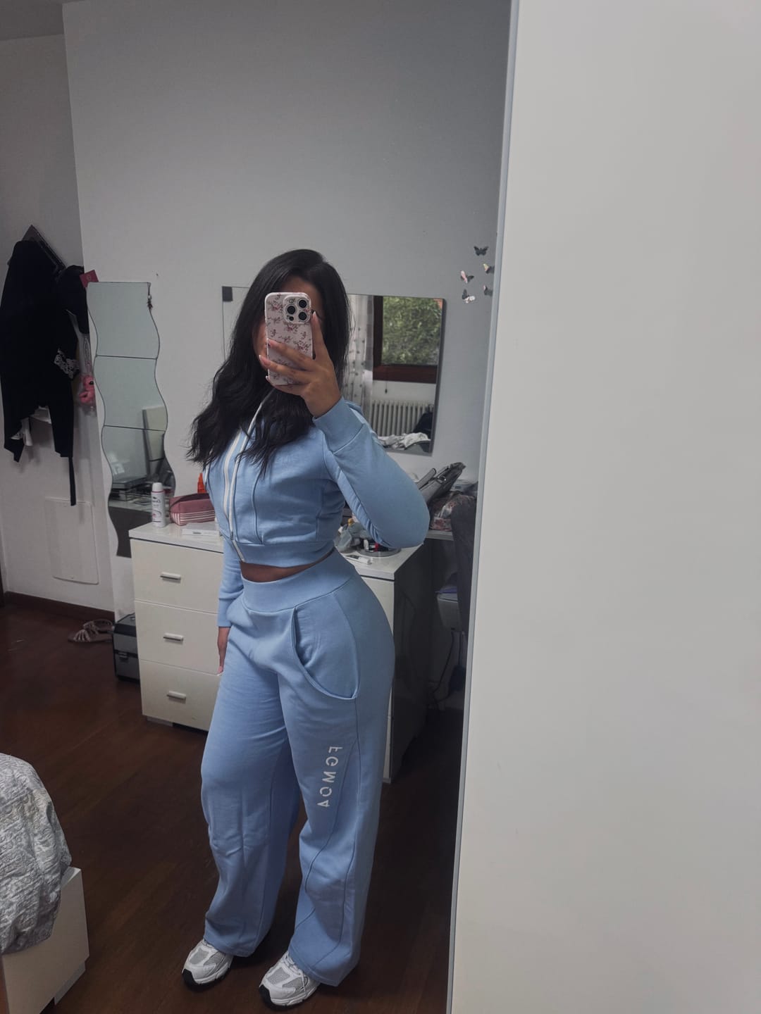 Customer photo review of Felpa Crop Con Cappuccio Ikonic SS 24 New Celeste