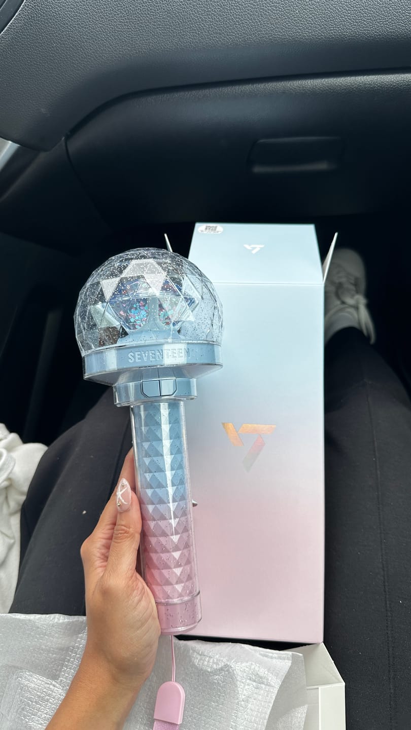 Customer photo review of SEVENTEEN - OFFICIAL LIGHT STICK VER.3 10TH ANNIV.