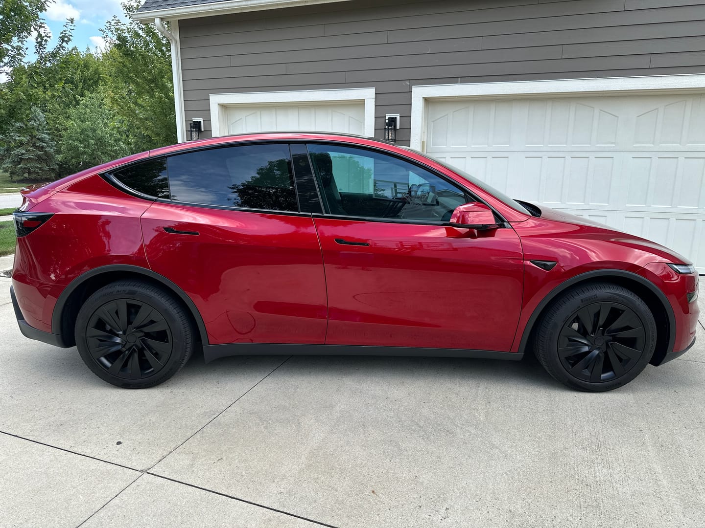 Customer photo review of TESPLUS 19'' Helix 2.0 Style Wheel Cover For Model Y Juniper